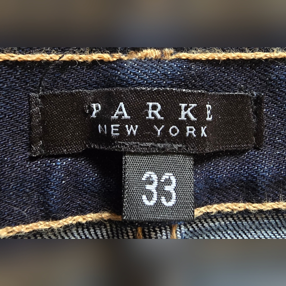Women's Straight Leg Jeans in Dark Blue